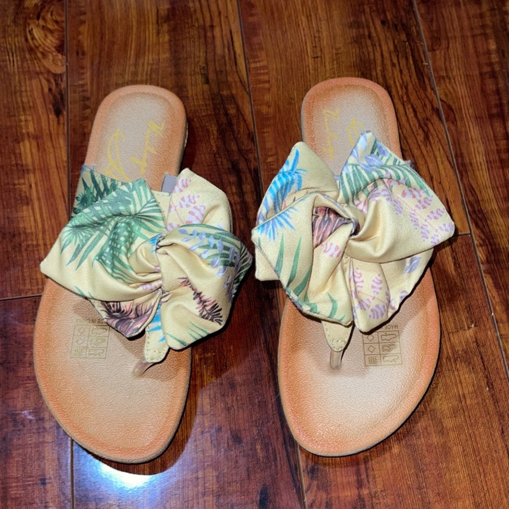 Summer sandals